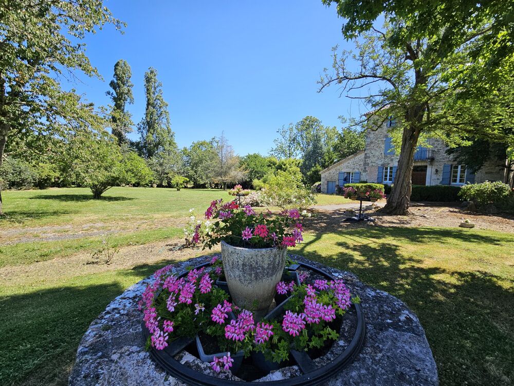 Vente Maison Maison en pierre 9 pièces Moncrabeau