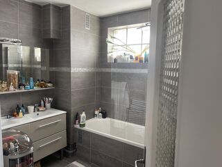  Appartement à vendre 3 pièces 6898 m²