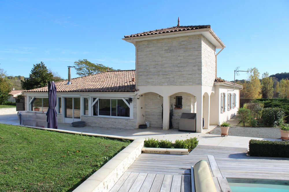 Maison 8 pièces 190 m² · à La Sauvetat-de-Savères · 190 m² · 399 000 €