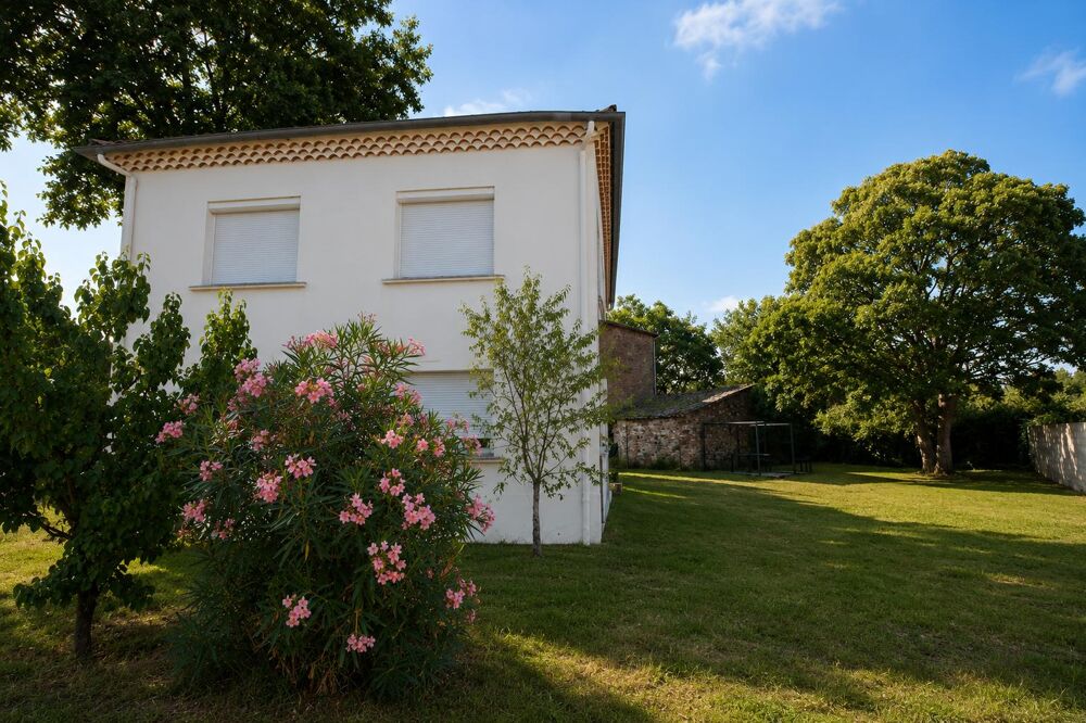 Maison 10 pièces 190 m² · à Le Bousquet-d'Orb · 190 m² · 269 000 €