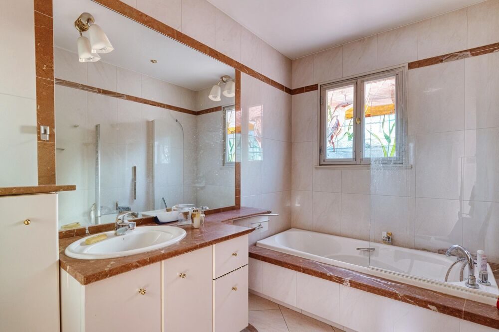 � vendre  Maison Bron (69500)