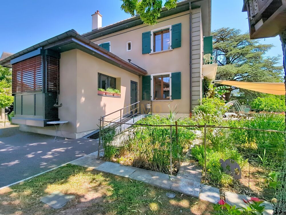 Vente Maison Maison de maître 11 pièces Ambilly