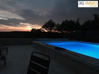  Maison � vendre 9 pi�ces 272 m�