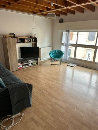 Appartement à louer 3 pièces 77 m²
