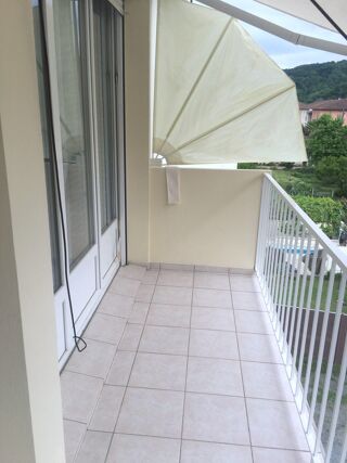  Appartement à louer 4 pièces 64 m²