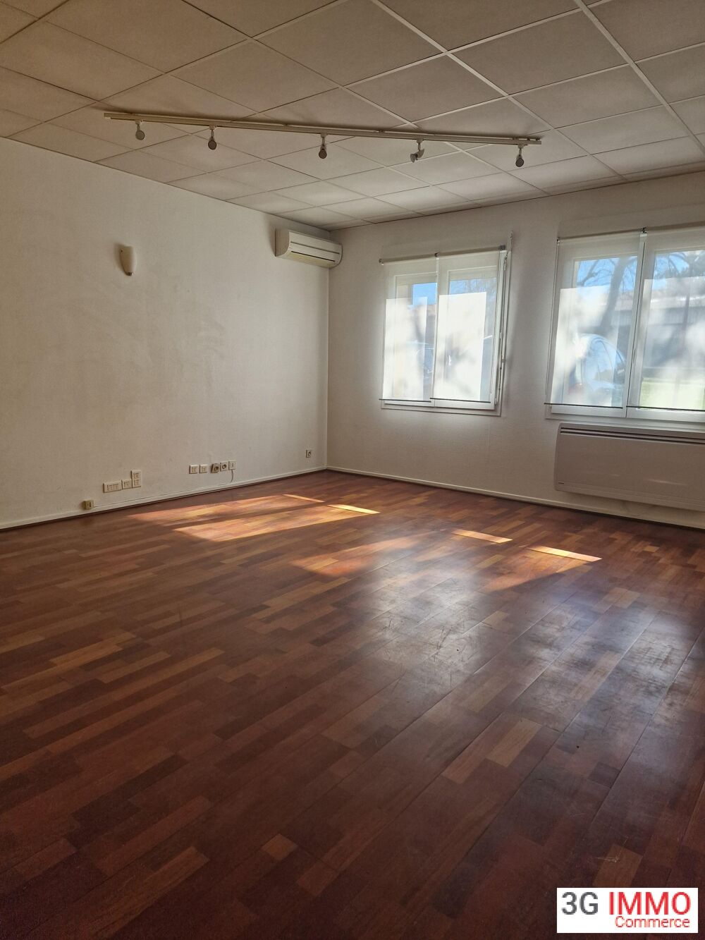   Vente murs pro  à Soual Soual