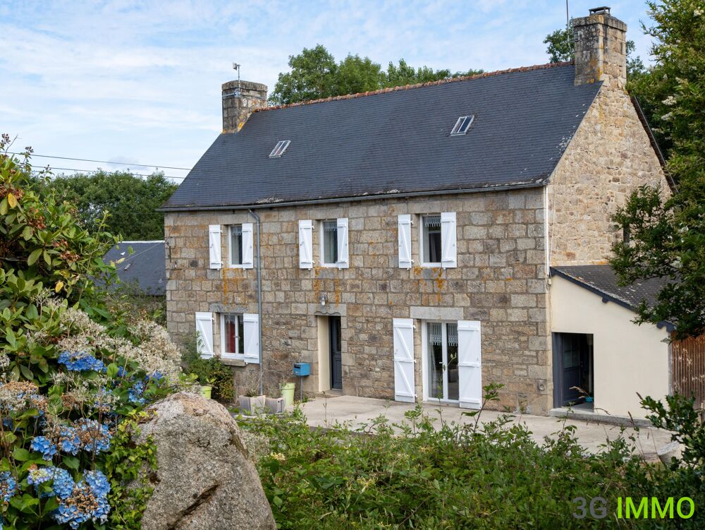 Maison 5 pièces 176 m² · à Locarn · 176 m² · 275 000 €
