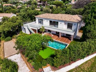 Maison 7 pièces  Roquebrune-sur-argens