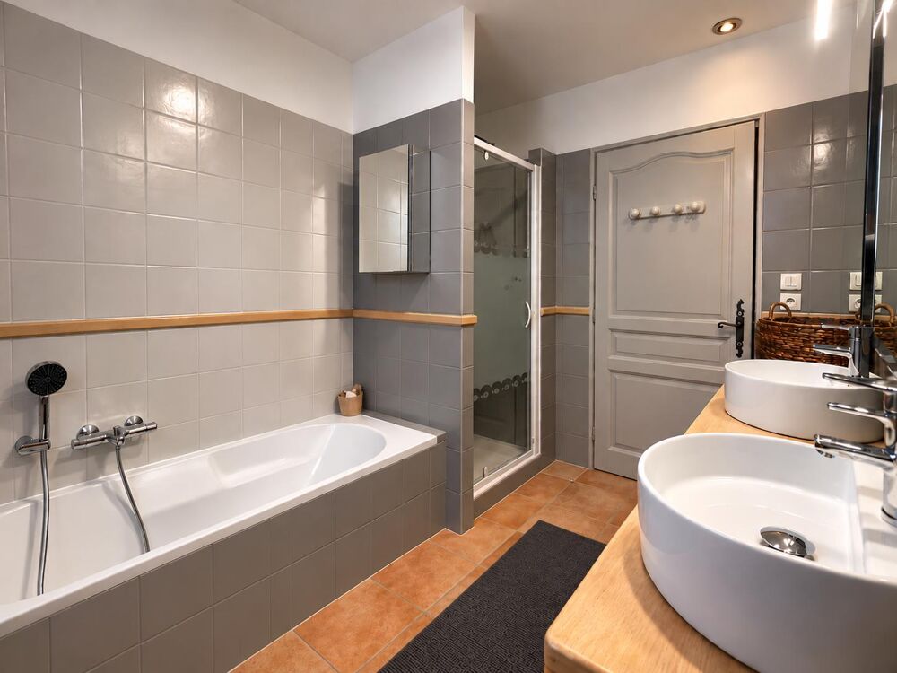 Vente Maison Ensemble de 2 maisons 9 pièces Bagnols-en-forêt
