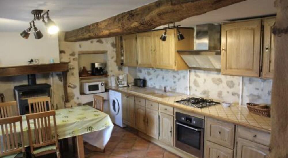 à vendre  Propriété/château Périssac (33240)