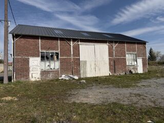  Parking / Garage à vendre 635 m² Beaulieu-les-fontaines