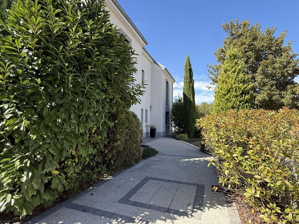 Vente Maison Maison 8 pièces Saint-julien-les-villas