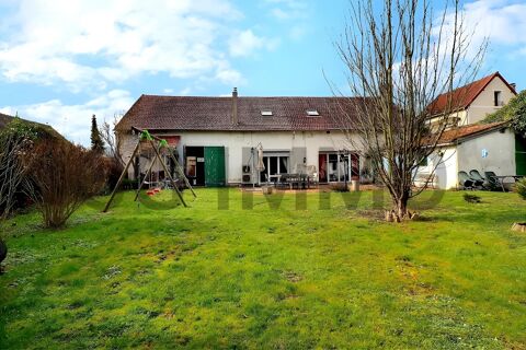   Corps de ferme 11 pi�ces Maison - 11 pi�ce(s) - 370 m�