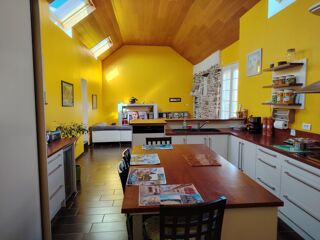  Maison  vendre 10 pices 375 m