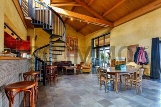  Maison  vendre 9 pices 520 m