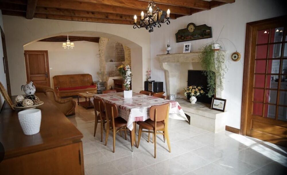 à vendre  Propriété/château Périssac (33240)