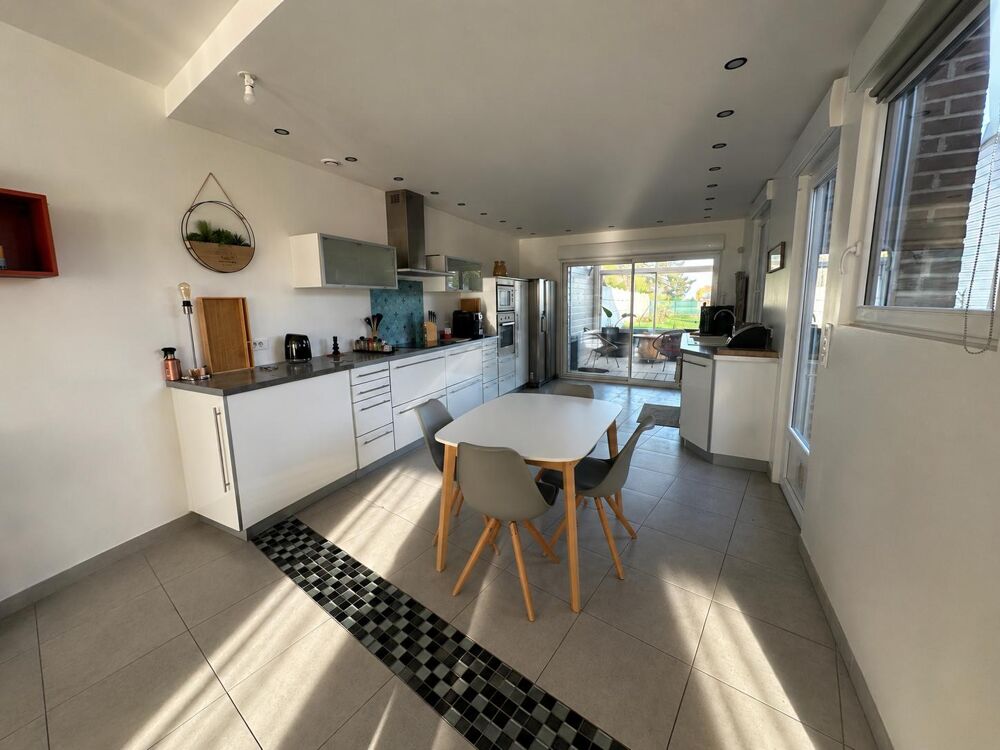 Vente Maison Maison avec dépendance 6 pièces Hangest-en-santerre