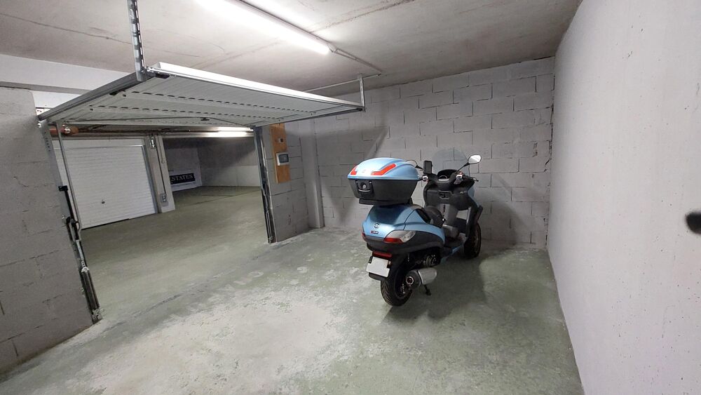 Location Parking/Garage Location pro Locations diverses à Le cannet Le cannet