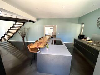  Maison à vendre 15 + pièces 650 m²