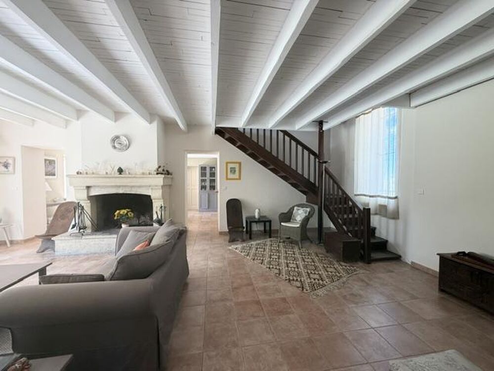 à vendre  Maison Lagnes (84800)