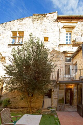  Immeuble à vendre 12 pièces 378 m² Remoulins