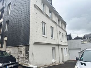 Immeuble à vendre 10 pièces 221 m²