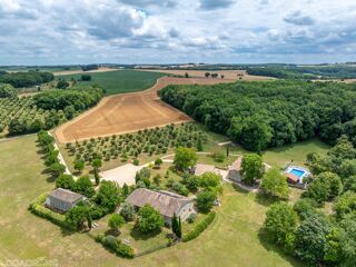  Maison à vendre 15 + pièces 680 m²