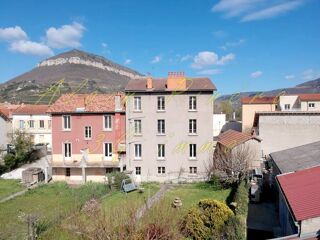  Immeuble à vendre 15 + pièces 297 m²