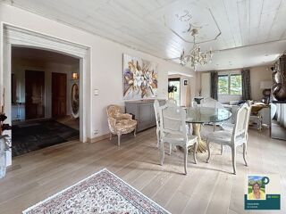  Maison  vendre 15 + pices 410 m