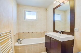  Appartement  vendre 4 pices 1 m