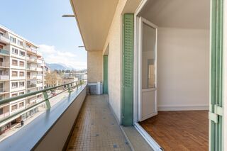  Appartement à louer 3 pièces 61 m²