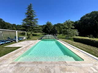  Maison à vendre 11 pièces 375 m²
