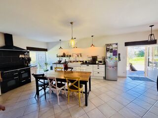  Maison � vendre 8 pi�ces 300 m�