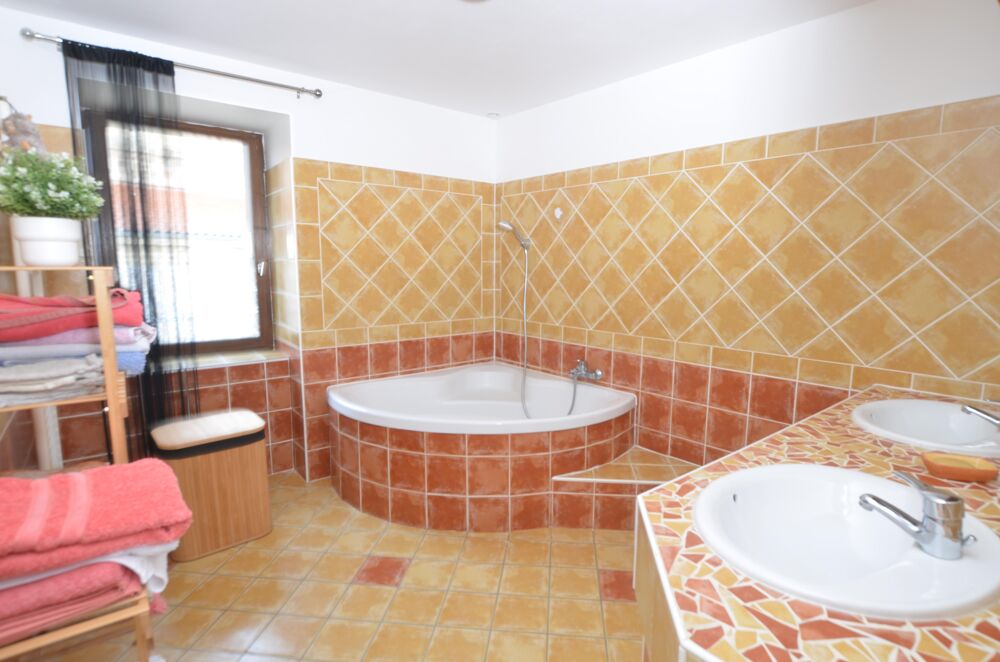 Vente Maison Maison 5 pièces Saint-bonnet-le-château