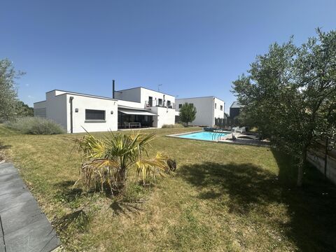   Vente murs pro  � Orcet Maison - 7 pi�ce(s) - 206 m�