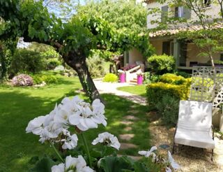  Maison � vendre 11 pi�ces 287 m� Uz�s