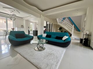  Maison � vendre 7 pi�ces 245 m�