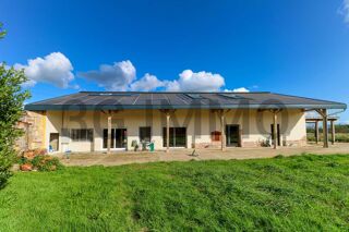  Maison  vendre 9 pices 520 m