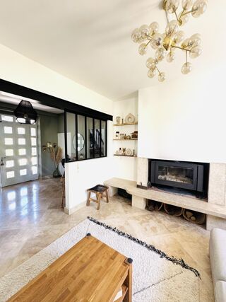  Maison  vendre 12 pices 