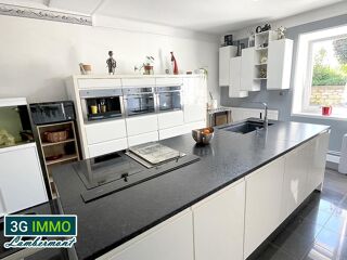  Maison � vendre 10 pi�ces 339 m�