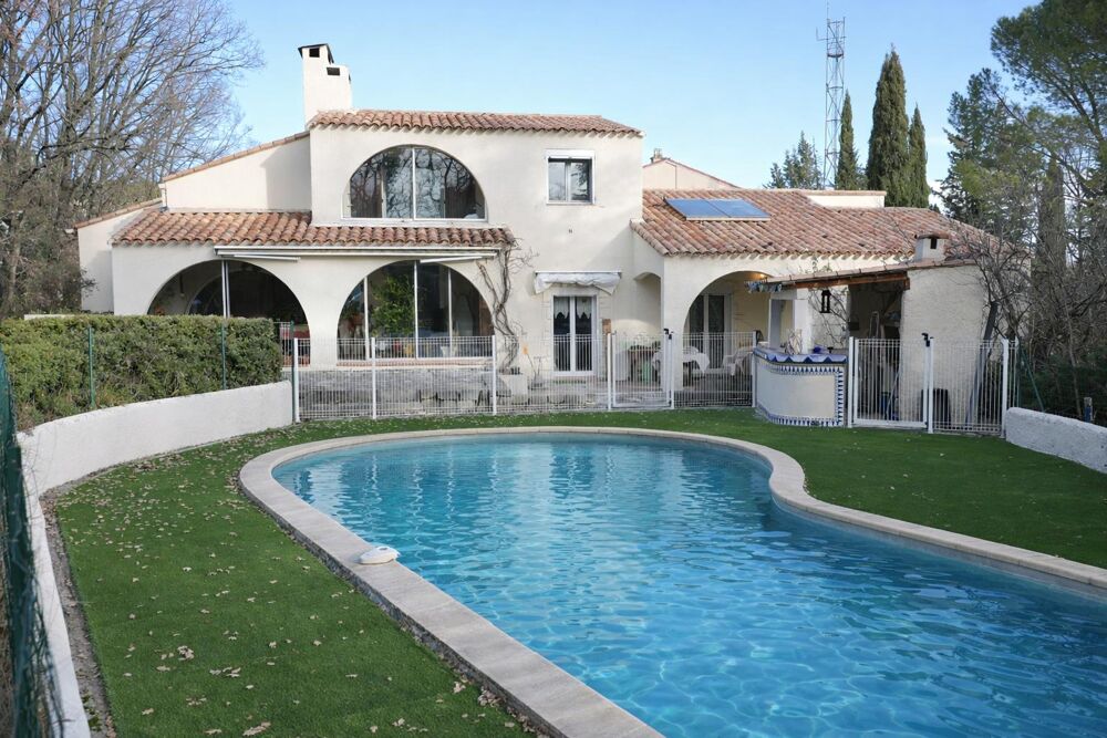 Maison 14 pièces 300 m² · à Saint-Martin-de-Londres · 300 m² · 869 400 €