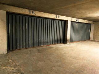  Parking / Garage � vendre 26 m� Paris