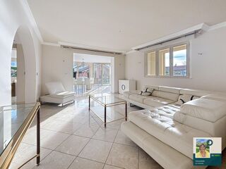  Maison  vendre 10 pices 250 m