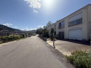 Immeuble à vendre 8 pièces 215 m²
