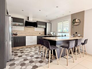  Maison à vendre 7 pièces 207 m²
