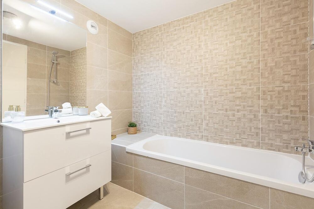 � vendre  Appartement Antibes (06600)