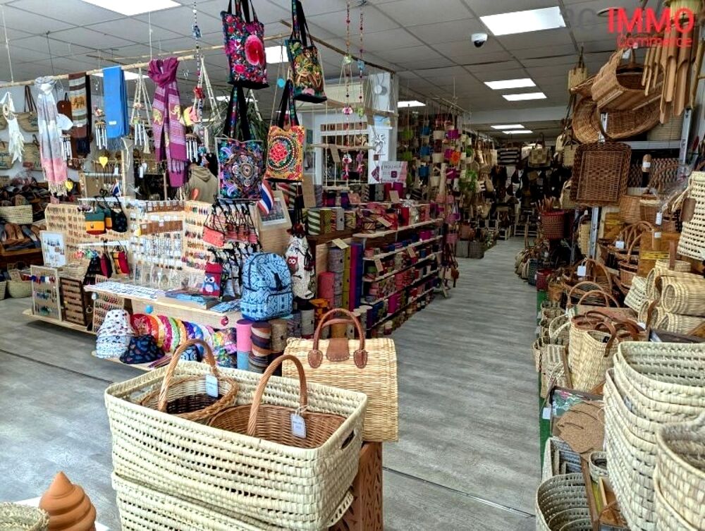  Vente murs pro  à Saint-jean-d'angély Saint-jean-d'angély