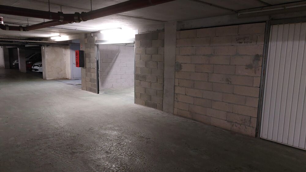 Location Parking/Garage Location pro Locations diverses à Le cannet Le cannet