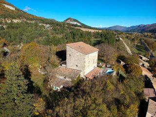  Propri�t�/ch�teau � vendre 8 pi�ces 201 m�