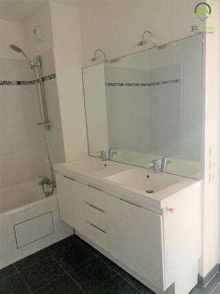  Appartement à louer 3 pièces 69 m²